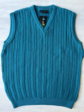 GECCU cable knit merino wool sleeveless vest