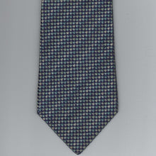 Richard James tie